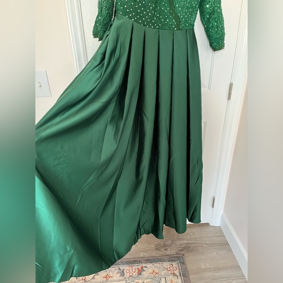 Ball Gown / Formal Dress - Picture 9 of 16